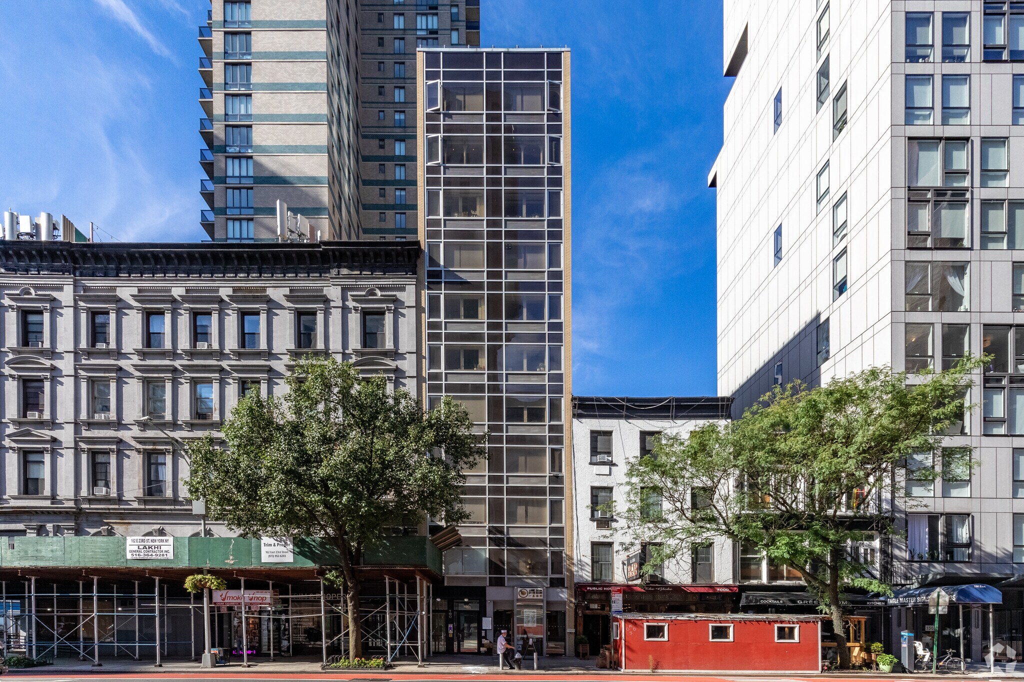 160 E 23rd St, New York, NY à louer Photo principale– Image 1 sur 6