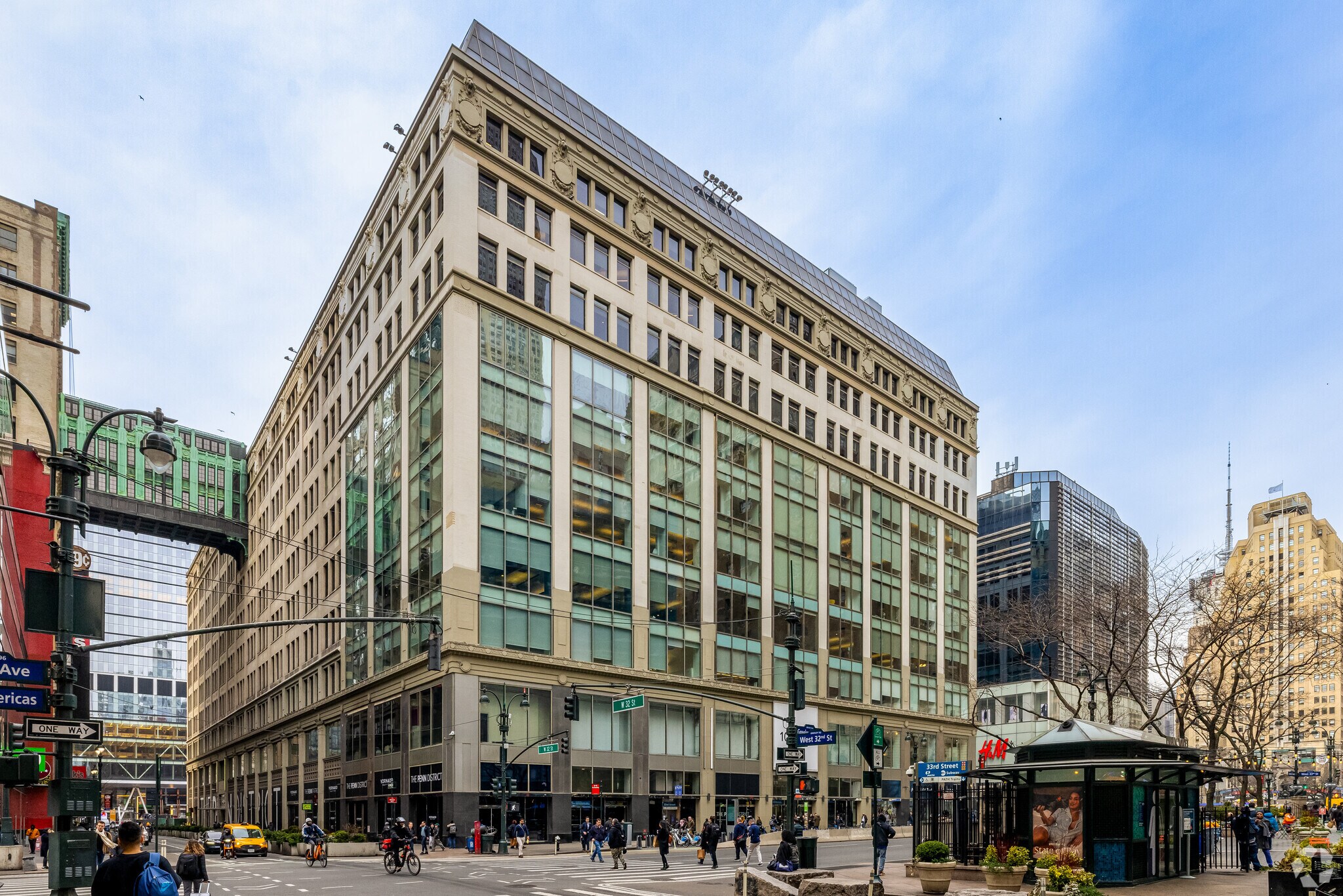 100 West 33rd St, New York, NY à louer Photo de l’immeuble– Image 1 sur 6