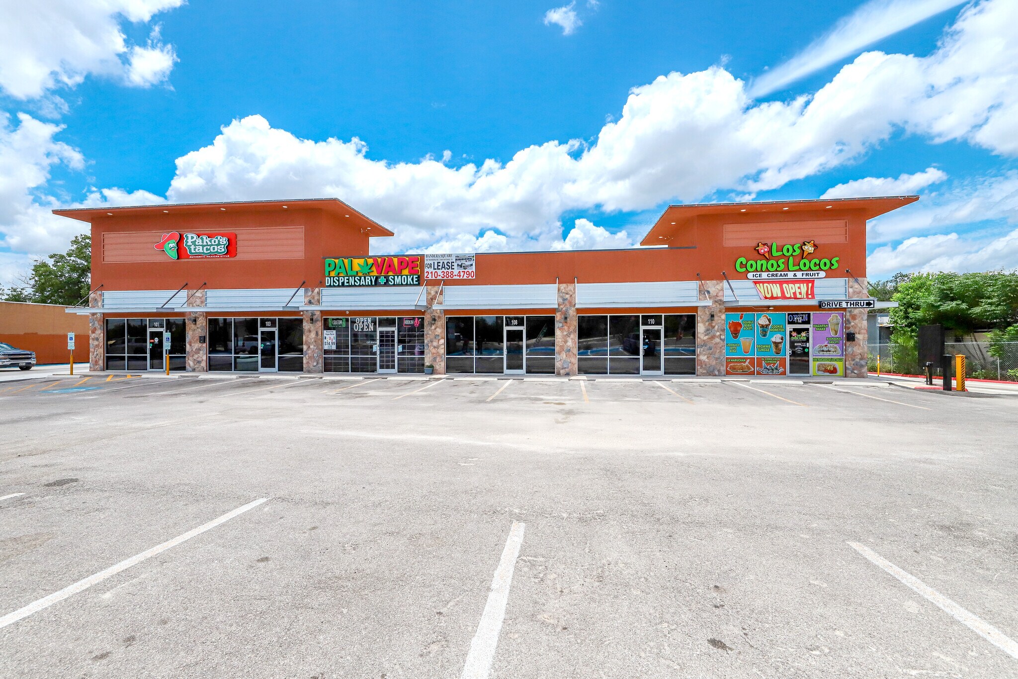 1427 Bandera Rd, San Antonio, TX à louer Photo de l’immeuble– Image 1 sur 23