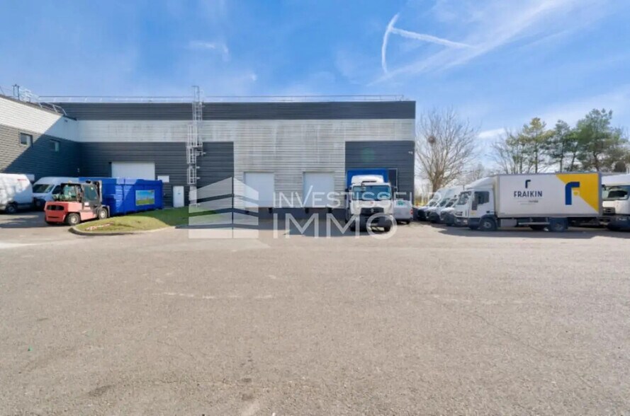Local d’activités dans Roissy-en-France à louer - Photo de l’immeuble – Image 1 sur 5
