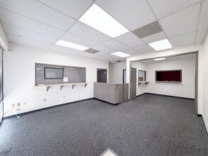 2411 NE Loop 410, San Antonio, TX à louer Photo intérieure– Image 2 sur 15