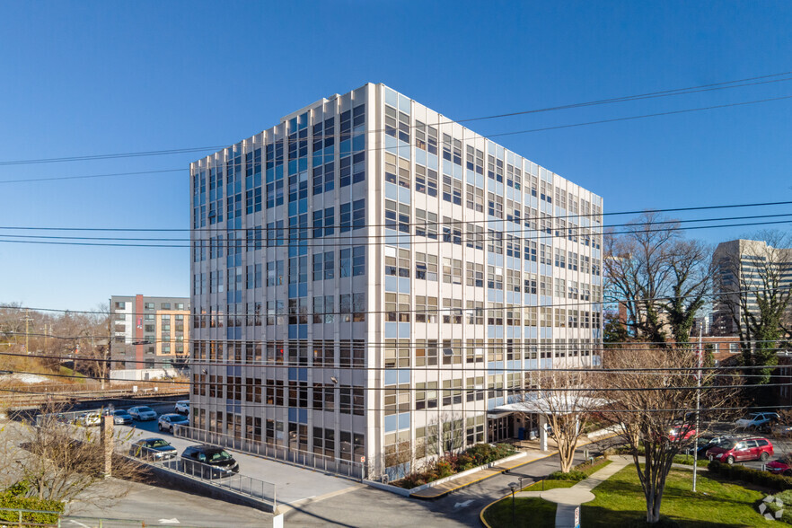 8555 16th St, Silver Spring, MD à louer - Photo de l’immeuble – Image 1 sur 6