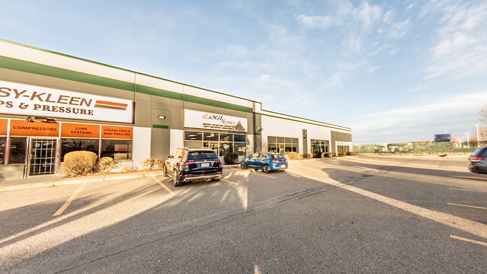 5200 64th Ave SE, Calgary, AB à louer Photo de l’immeuble– Image 1 sur 10