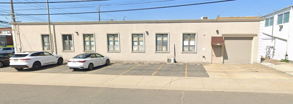 146 E 2nd St, Mineola, NY à vendre - Photo de l’immeuble – Image 2 sur 14