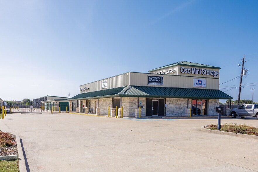 1533 Flour Bluff Dr, Corpus Christi, TX à vendre - Photo de l’immeuble – Image 1 sur 5