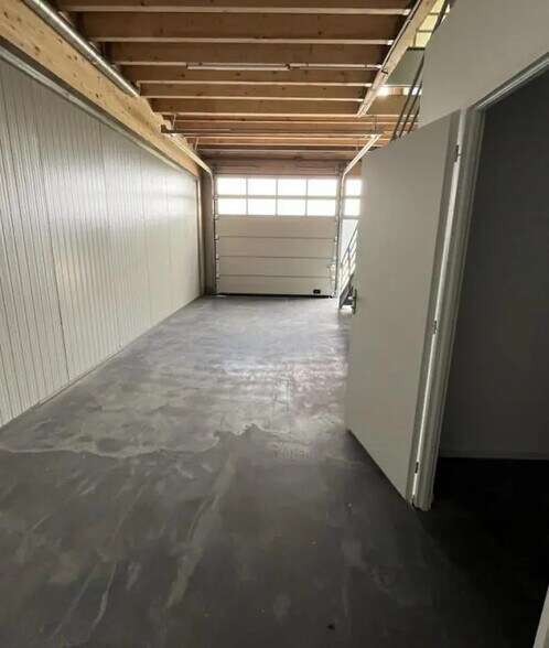 Local d’activités dans Saint-Sauveur à louer - Photo intérieure – Image 3 sur 4