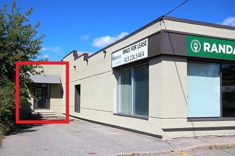 2003 St Joseph Blvd, Ottawa, ON à louer Photo de l’immeuble– Image 1 sur 7