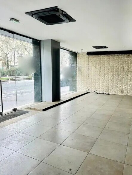 Local commercial dans Paris à louer - Photo intérieure – Image 3 sur 8