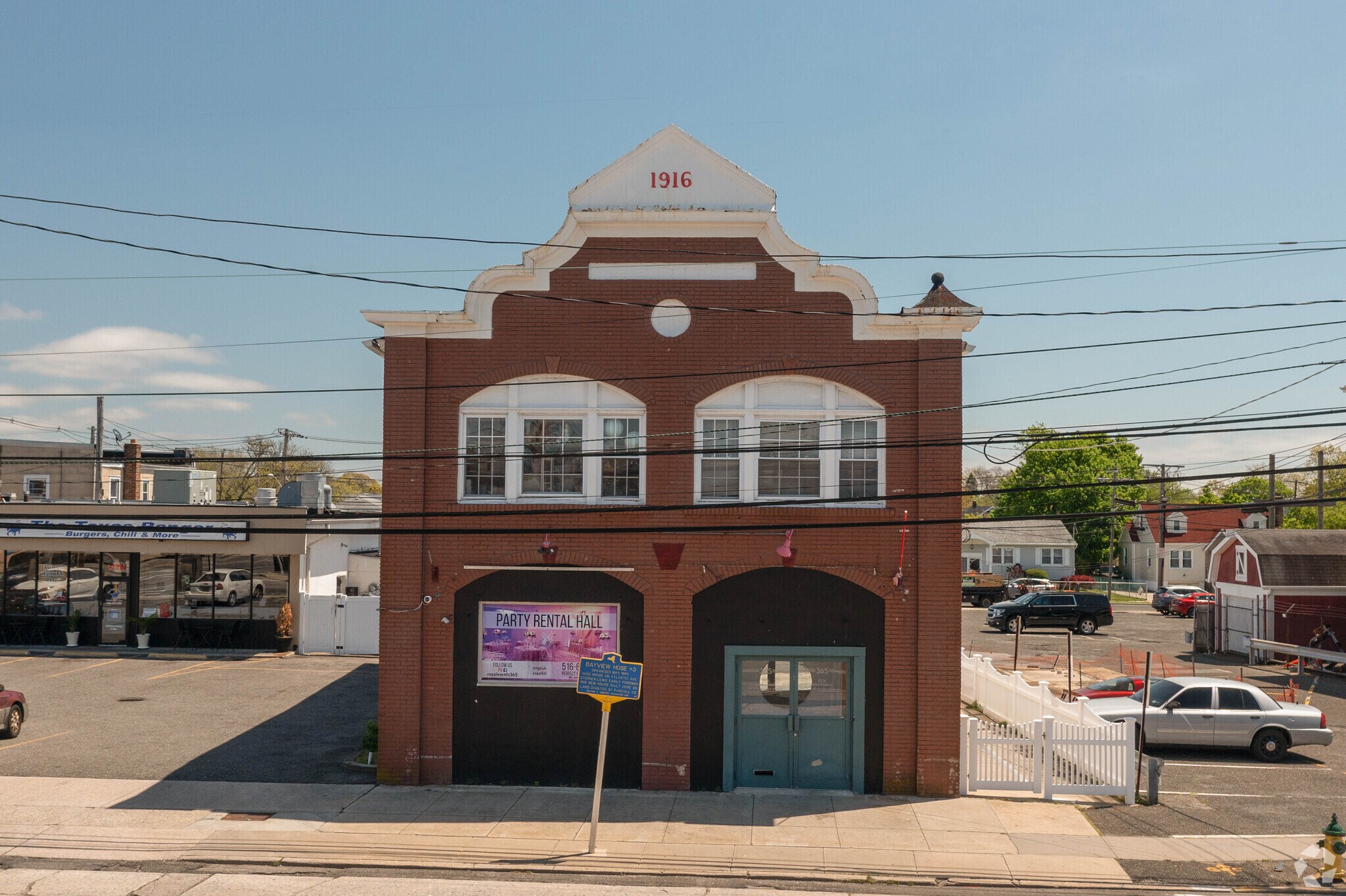 365 S Bayview Ave, Freeport, NY à vendre Photo de l’immeuble– Image 1 sur 6