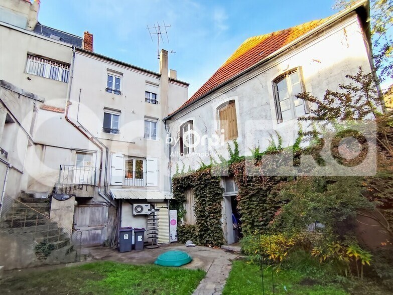Local d'activités dans Montluçon à vendre - Photo de l’immeuble – Image 1 sur 12