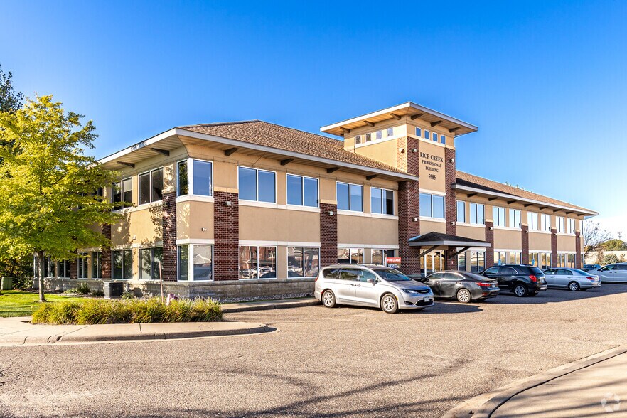 5985 Rice Creek Pky, Shoreview, MN à louer - Photo principale – Image 1 sur 9