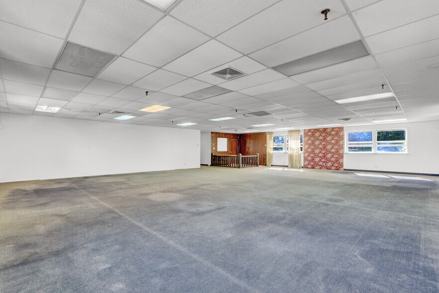 1438 Wantagh Ave, Wantagh, NY à louer - Photo de l’immeuble – Image 3 sur 15