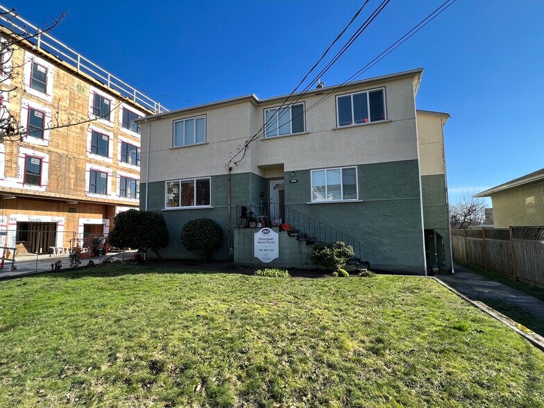 2821 Irma St, Victoria, BC à vendre - Photo de l’immeuble – Image 2 sur 3