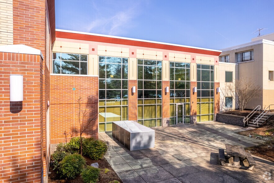 100 E 33rd St, Vancouver, WA à louer - Photo principale – Image 1 sur 4