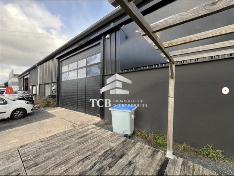 Local d’activités dans La Chapelle-sur-Erdre à louer - Photo de l’immeuble – Image 2 sur 5