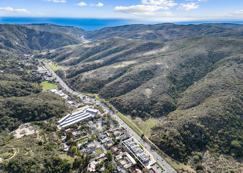 20412 Laguna Canyon Rd, Laguna Beach, CA à vendre - Photo de l’immeuble – Image 2 sur 10
