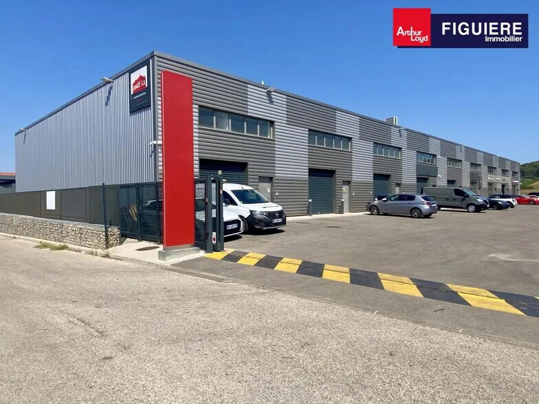 320 B Rue Topaze, Éguilles à louer - Photo de l’immeuble – Image 1 sur 9