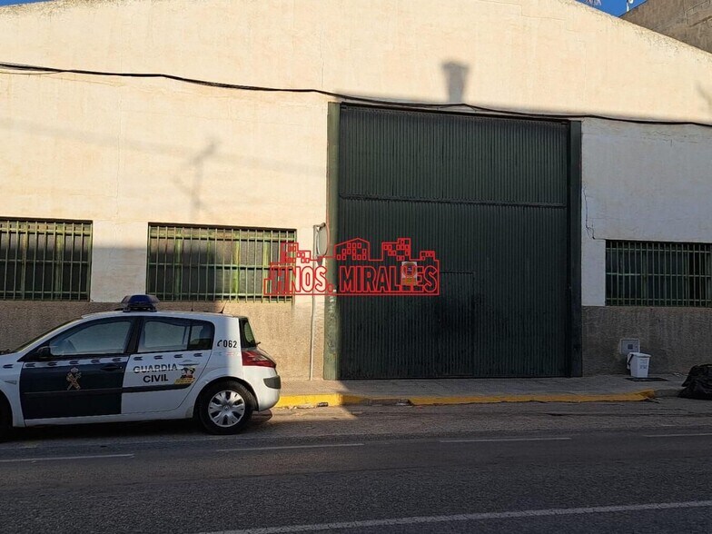 Industriel/Logistique dans Dolores, Alicante à vendre - Photo de l’immeuble – Image 1 sur 6