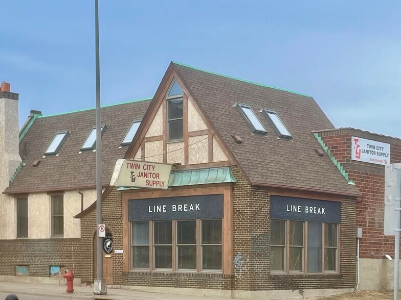 2345 W University Ave, Saint Paul, MN à louer - Photo principale – Image 1 sur 12
