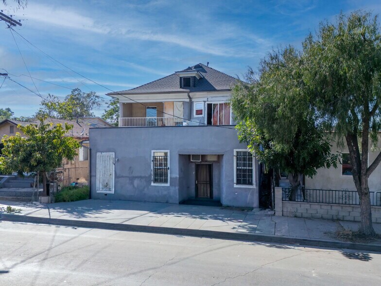 667-669 N Boyle Ave, Los Angeles, CA à vendre - Photo de l’immeuble – Image 3 sur 9