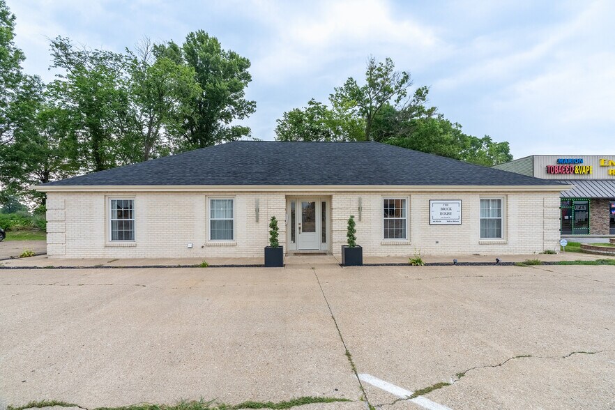 709 N Carbon St, Marion, IL à vendre - Photo de l’immeuble – Image 2 sur 30