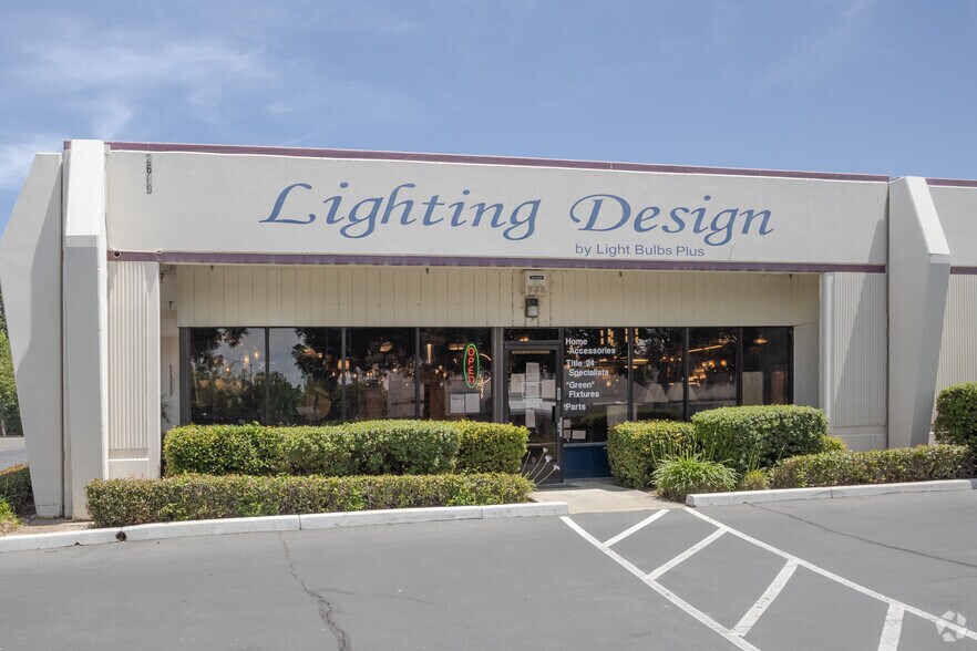 2689 Citrus Rd, Rancho Cordova, CA à louer - Photo de l’immeuble – Image 3 sur 6