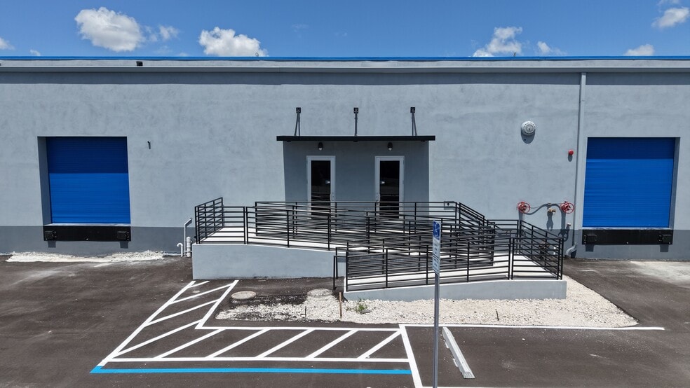 7100 NW 36th Ave, Miami, FL à louer - Photo de l’immeuble – Image 3 sur 165