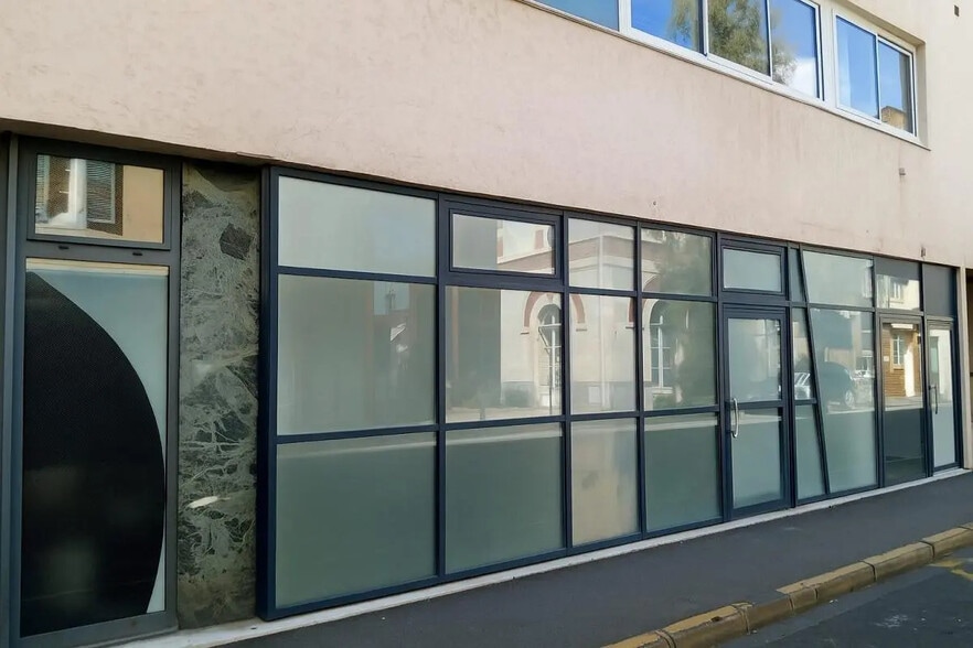 Local commercial dans Pau à vendre - Photo de l’immeuble – Image 1 sur 5