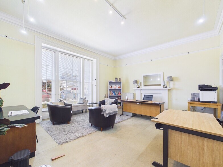 26 Hay St, Elgin à vendre - Photo de l’immeuble – Image 3 sur 10