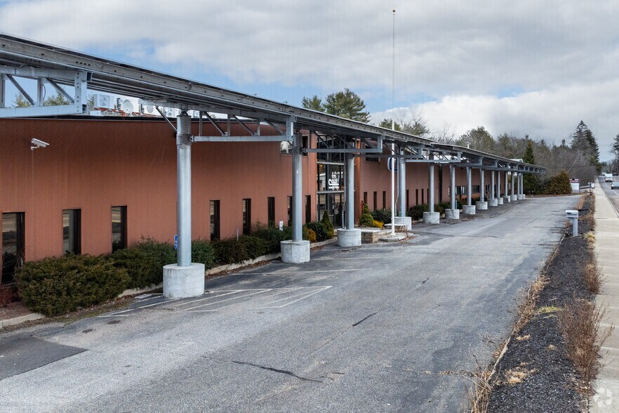 1375 Main St, Millis-Clicquot, MA à louer - Photo de l’immeuble – Image 3 sur 8