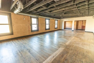 201-215 W Mulberry St, Kaufman, TX à louer Photo intérieure– Image 2 sur 10