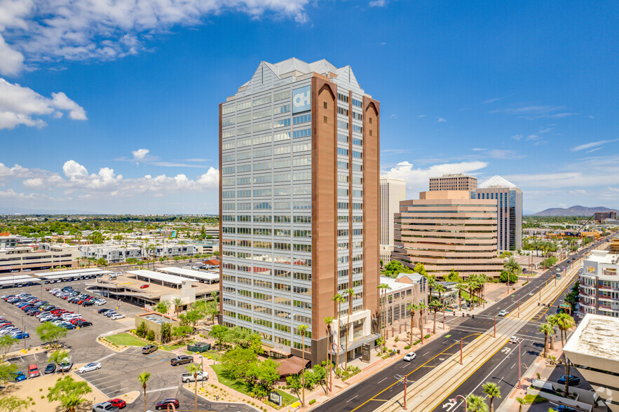 3550 N Central Ave, Phoenix, AZ à louer - Photo de l’immeuble – Image 1 sur 6