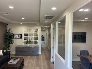 16236 San Dieguito Rd, Rancho Santa Fe, CA à louer Photo intérieure– Image 2 sur 6