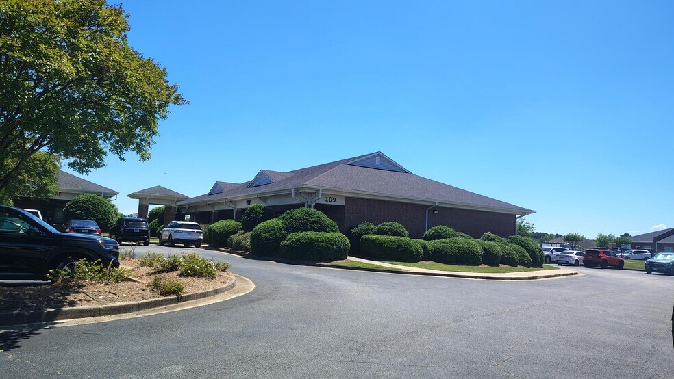 107-109 Osigian Blvd, Warner Robins, GA à louer - Photo de l’immeuble – Image 1 sur 6