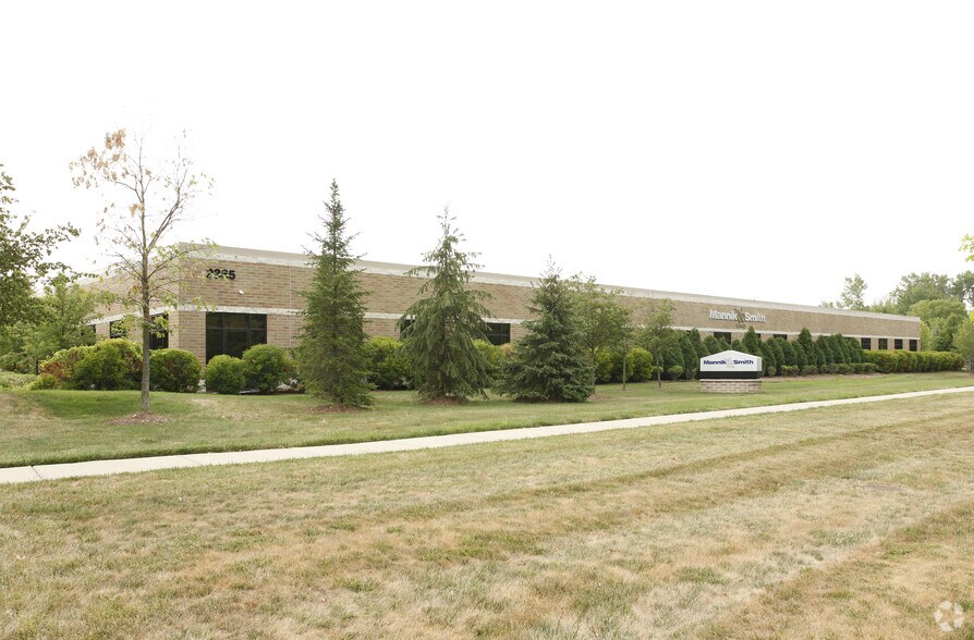 Ohio & Michigan Office Portfolio portefeuille de 3 biens à vendre sur LoopNet.fr - Photo principale – Image 2 sur 4