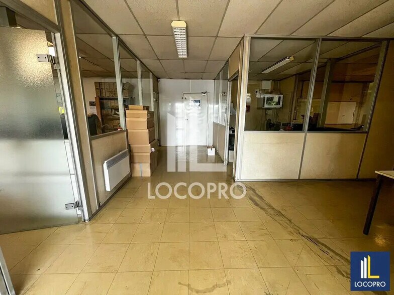 Local d’activités dans Avignon à louer - Photo de l’immeuble – Image 3 sur 5