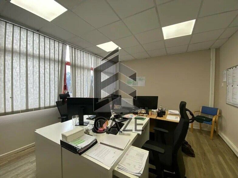 Local d'activités dans Le Haillan à vendre - Photo de l’immeuble – Image 1 sur 5