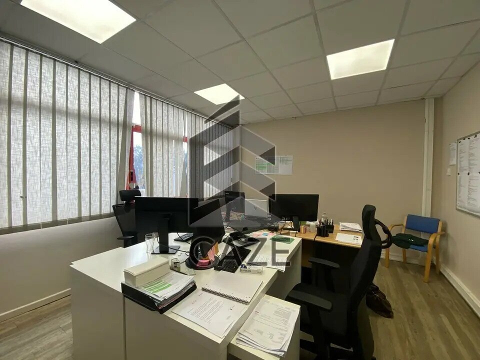 Local d'activités dans Le Haillan à vendre Photo de l’immeuble– Image 1 sur 6