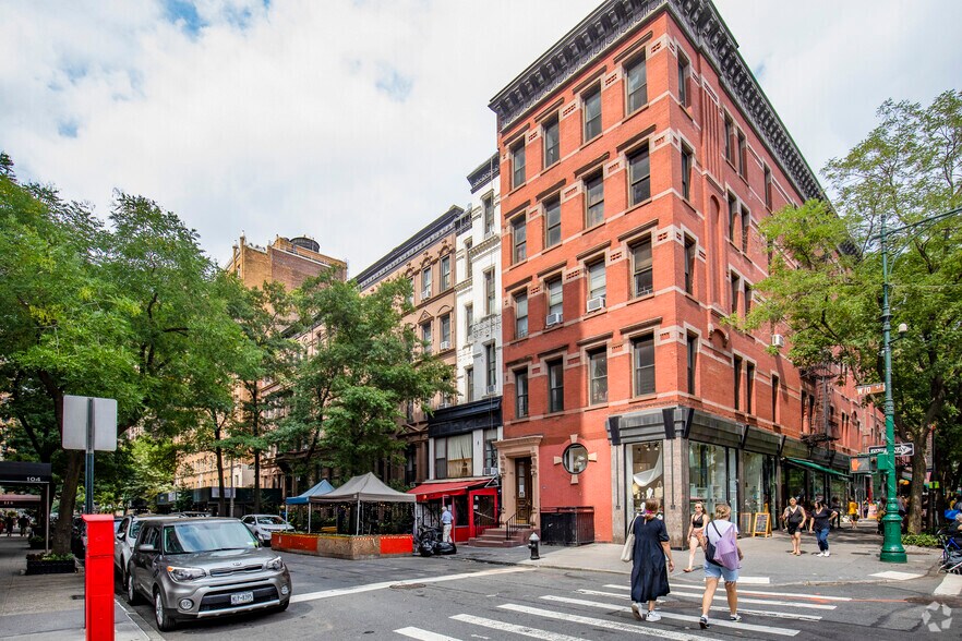 103 W 70th St, New York, NY à louer - Photo principale – Image 1 sur 4