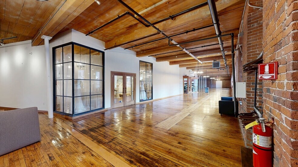 4 Open Square Way, Holyoke, MA à louer - Numérisation 3D Matterport – Image 2 sur 34