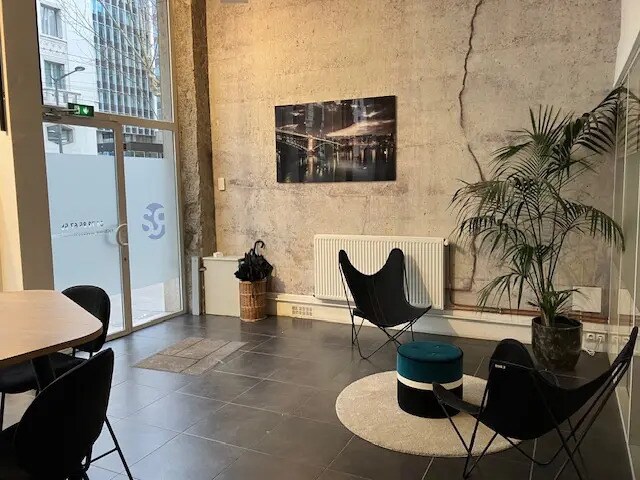 Local commercial dans Lyon à louer - Photo de l’immeuble – Image 3 sur 24