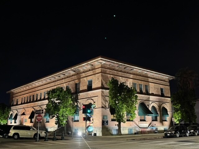 1712 19th St, Bakersfield, CA à louer Photo principale– Image 1 sur 19