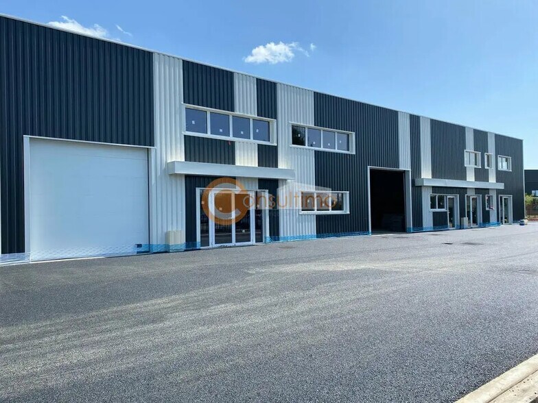 Local d'activités dans Mios à vendre - Photo de l’immeuble – Image 2 sur 10