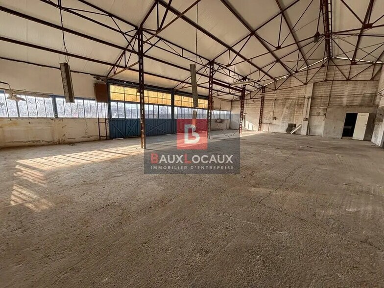 Local commercial dans Châteaurenard à louer - Photo de l’immeuble – Image 1 sur 7