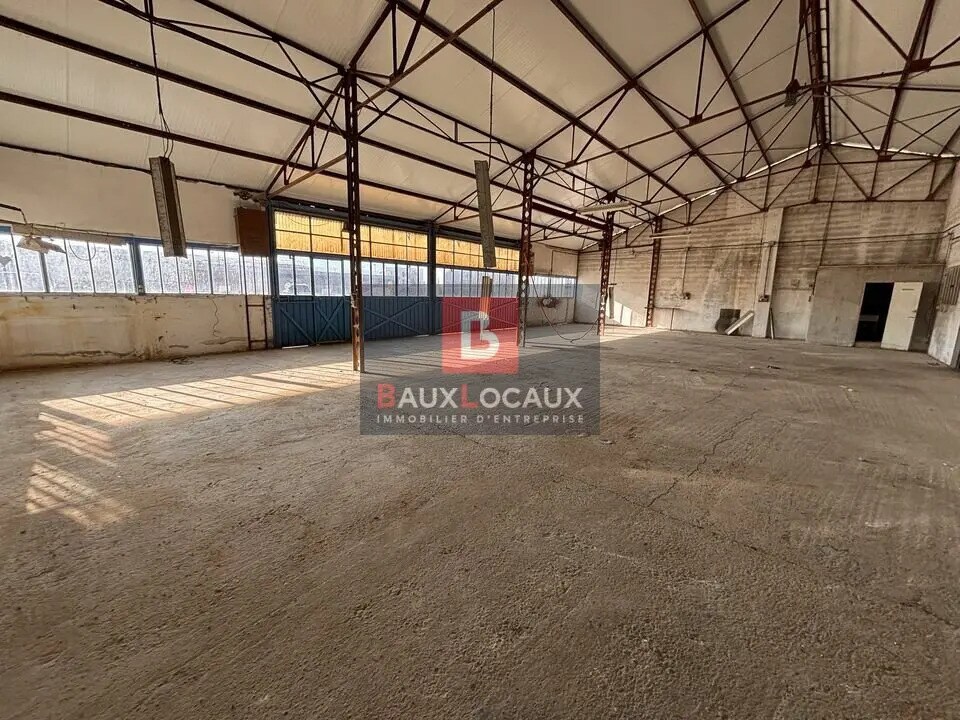 Local commercial dans Châteaurenard à louer Photo de l’immeuble– Image 1 sur 8