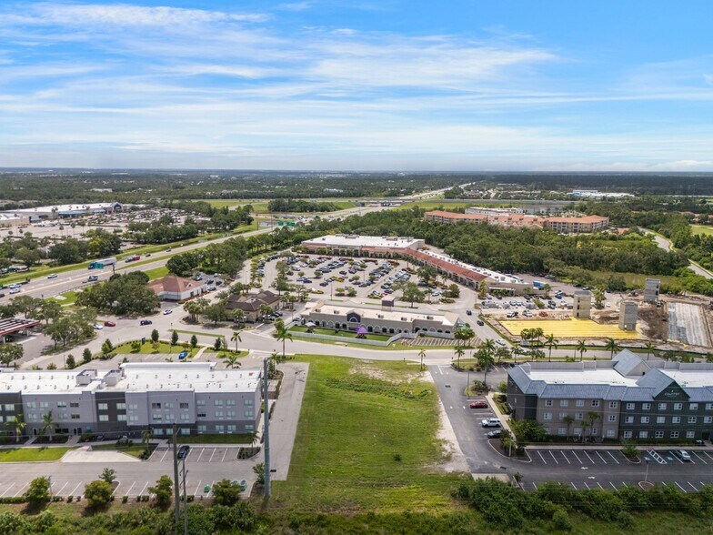 5520 Manor Hill Ln, Bradenton, FL à louer - Photo de l’immeuble – Image 3 sur 9