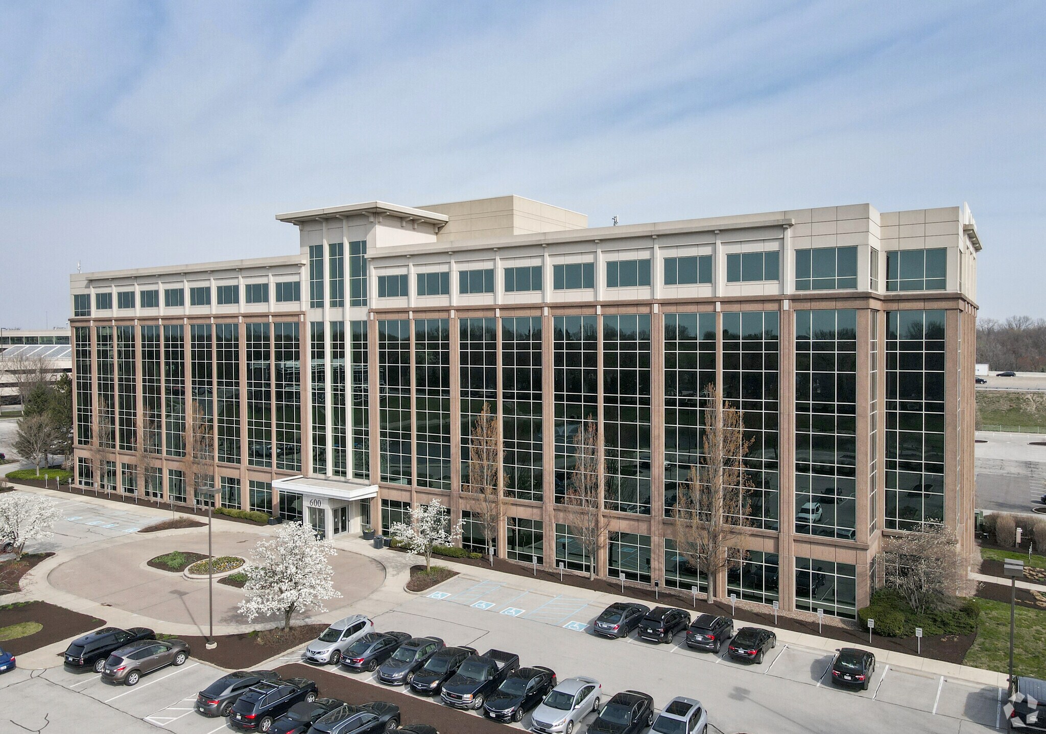600 E 96th St, Indianapolis, IN à louer Photo principale– Image 1 sur 4