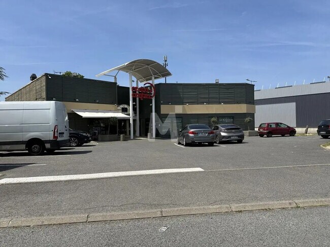 Plus de détails pour Local commercial à louer