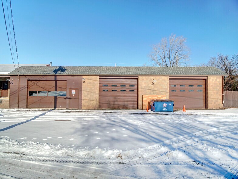 15 High St, White House Station, NJ à vendre - Photo principale – Image 1 sur 31