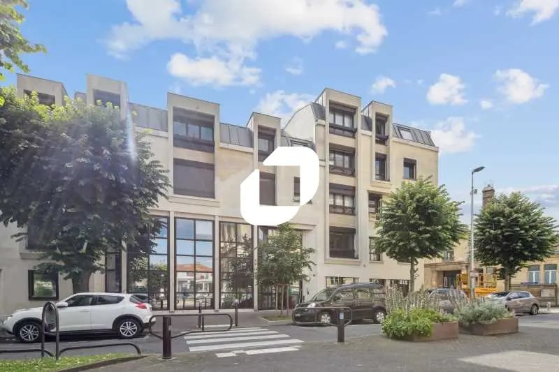 Bureau dans Le Kremlin-Bicêtre à louer - Photo de l’immeuble – Image 2 sur 12